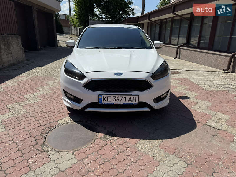 Хетчбек Ford Focus 2015 в Дніпрі