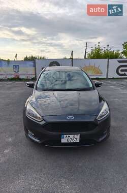 Хетчбек Ford Focus 2016 в 