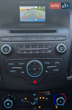 Седан Ford Focus 2015 в 