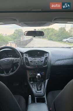 Седан Ford Focus 2015 в 