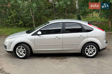 Хэтчбек Ford Focus 2007 в 