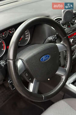 Хэтчбек Ford Focus 2007 в 