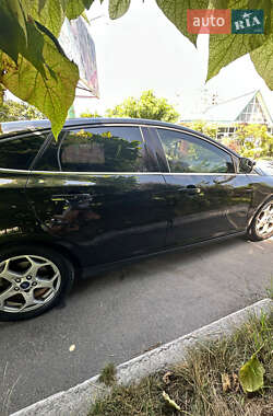 Хэтчбек Ford Focus 2014 в 