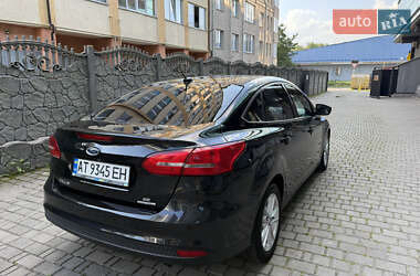 Седан Ford Focus 2015 в 