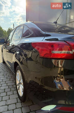 Седан Ford Focus 2015 в 