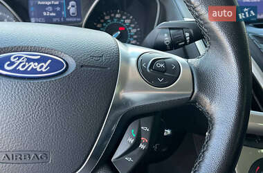 Хэтчбек Ford Focus 2012 в 