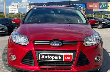 Хэтчбек Ford Focus 2012 в 