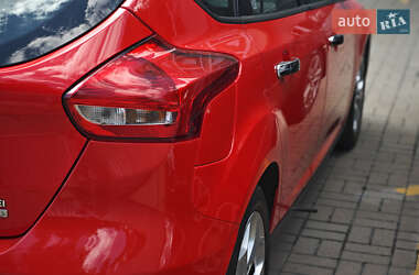 Хэтчбек Ford Focus 2015 в 