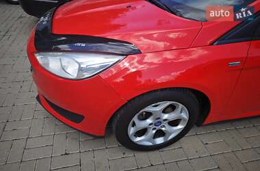 Хэтчбек Ford Focus 2015 в 