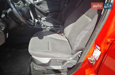 Хэтчбек Ford Focus 2015 в 