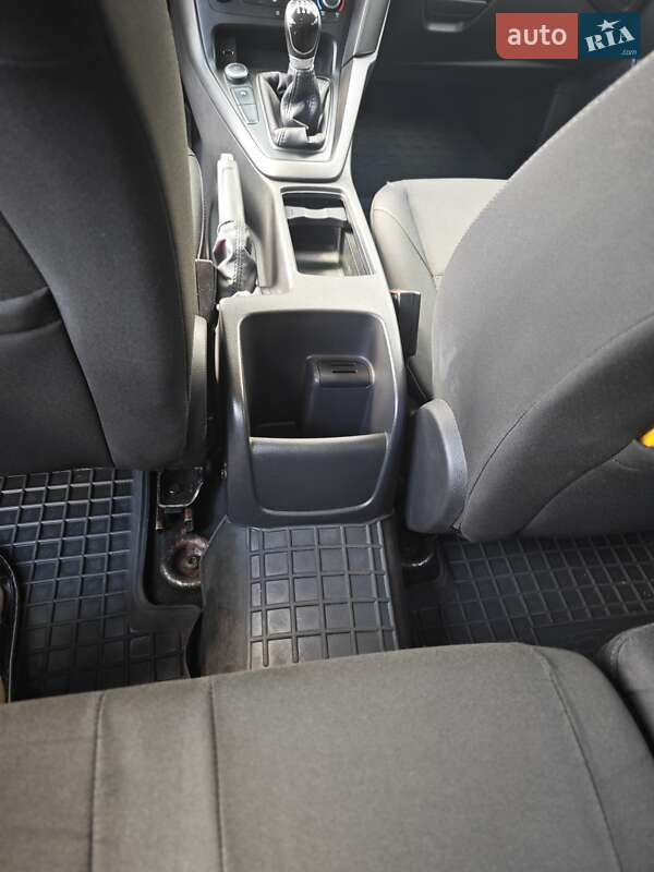 Хэтчбек Ford Focus 2015 в Киеве