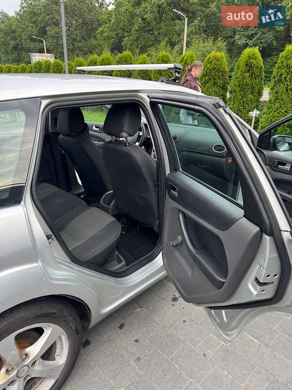 Универсал Ford Focus 2006 в Новояворовске