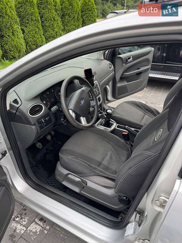 Универсал Ford Focus 2006 в Новояворовске