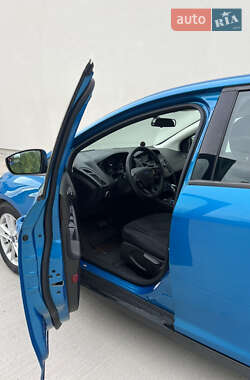 Седан Ford Focus 2015 в 
