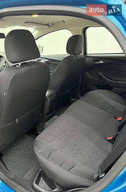 Седан Ford Focus 2015 в 