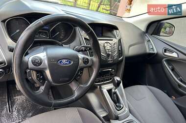 Хэтчбек Ford Focus 2011 в 