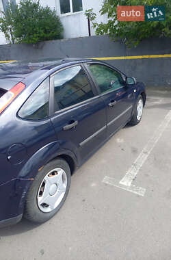 Хэтчбек Ford Focus 2005 в 