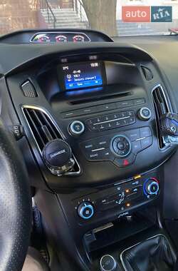 Хэтчбек Ford Focus 2017 в 