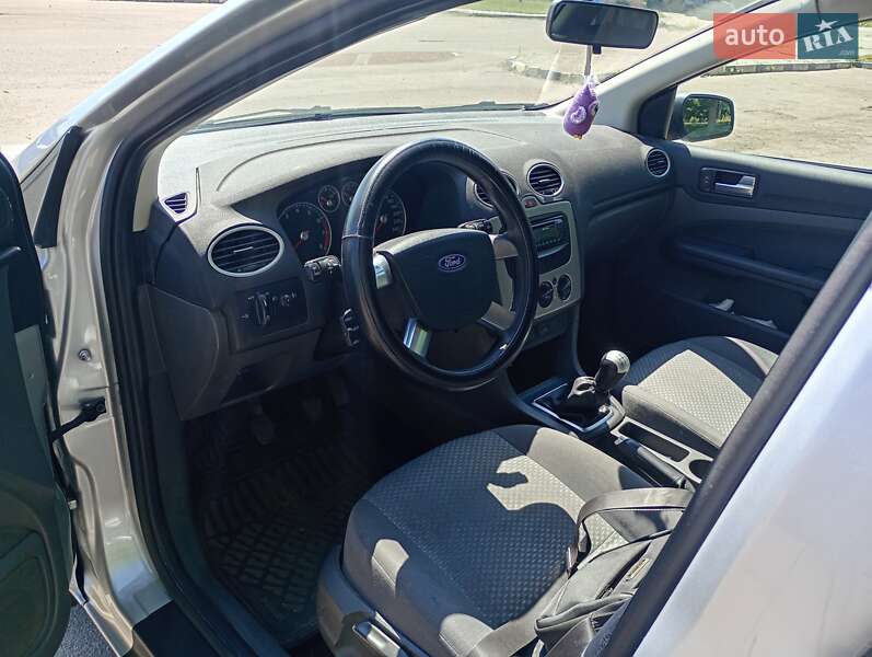 Хэтчбек Ford Focus 2008 в Коростене