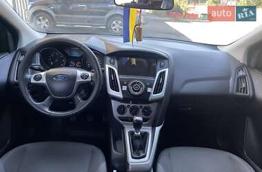 Хэтчбек Ford Focus 2014 в 