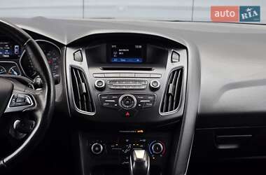 Седан Ford Focus 2015 в 