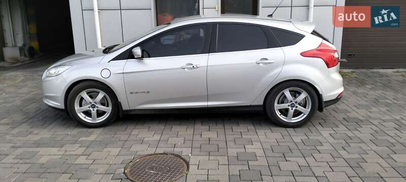 Хэтчбек Ford Focus 2014 в Хмельницком