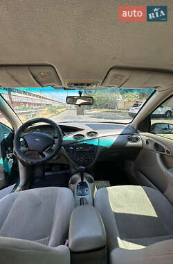 Седан Ford Focus 2000 в 