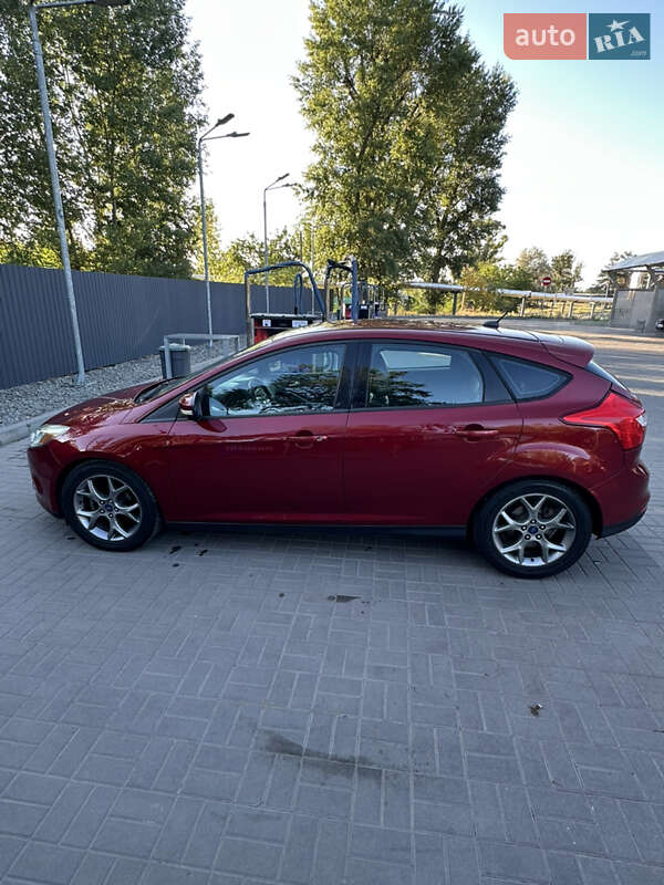Хэтчбек Ford Focus 2014 в Днепре