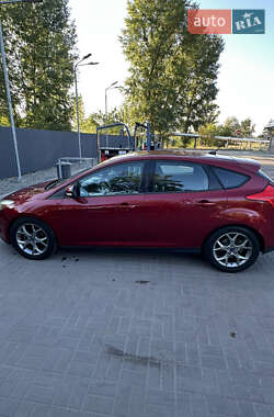Хэтчбек Ford Focus 2014 в 