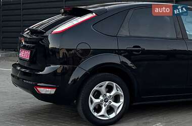 Хэтчбек Ford Focus 2009 в 