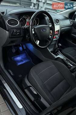Хэтчбек Ford Focus 2009 в 