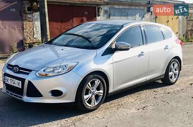 Хэтчбек Ford Focus 2012 в 