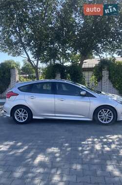 Хэтчбек Ford Focus 2015 в 