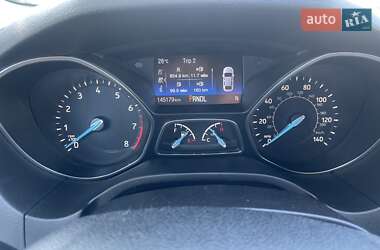 Хэтчбек Ford Focus 2015 в 