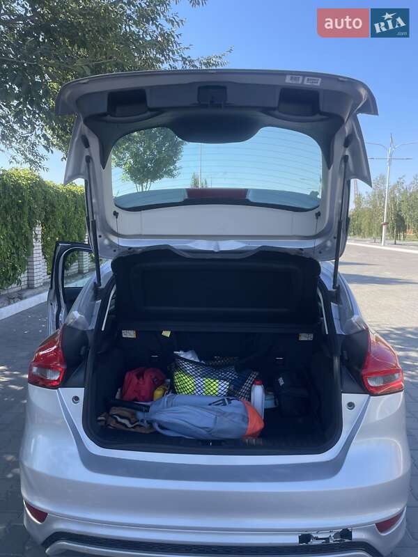 Хэтчбек Ford Focus 2015 в Измаиле