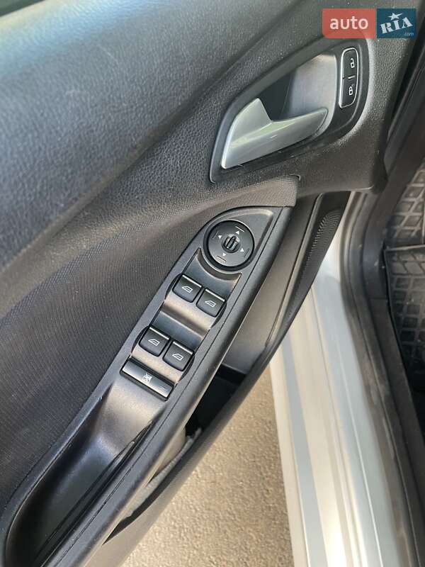 Хэтчбек Ford Focus 2015 в Измаиле