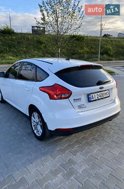 Хэтчбек Ford Focus 2015 в 
