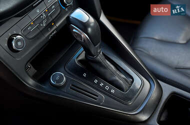 Седан Ford Focus 2015 в 