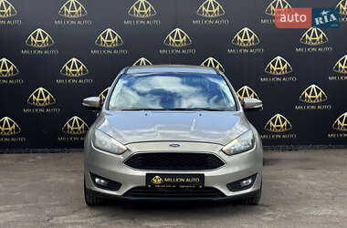 Седан Ford Focus 2015 в 