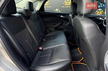 Седан Ford Focus 2015 в 