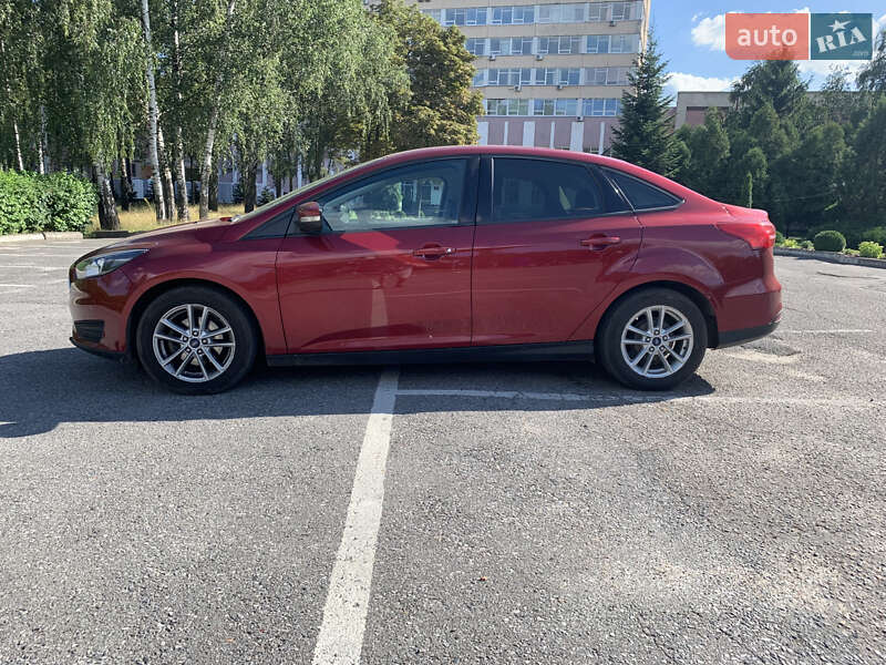 Седан Ford Focus 2015 в Сумах