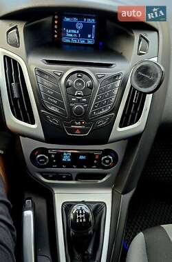Седан Ford Focus 2012 в 