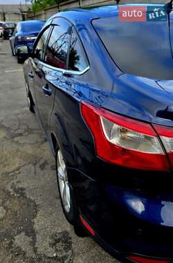 Седан Ford Focus 2012 в 