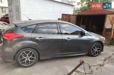 Хэтчбек Ford Focus 2015 в 