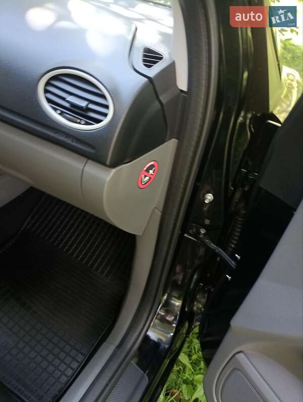 Хэтчбек Ford Focus 2010 в Ровно