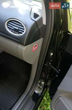Хэтчбек Ford Focus 2010 в 