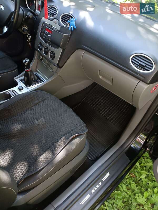 Хэтчбек Ford Focus 2010 в Ровно