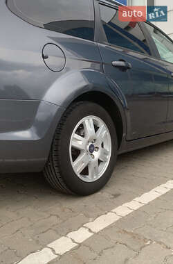 Универсал Ford Focus 2010 в 