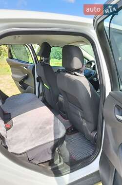 Седан Ford Focus 2015 в 