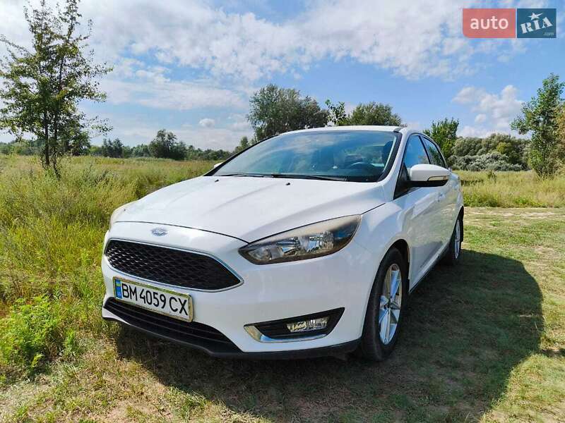 Седан Ford Focus 2015 в 